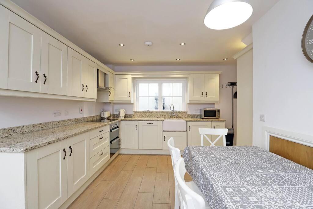 Royal Hillsborough Village Luxury Townhouse المظهر الخارجي الصورة
